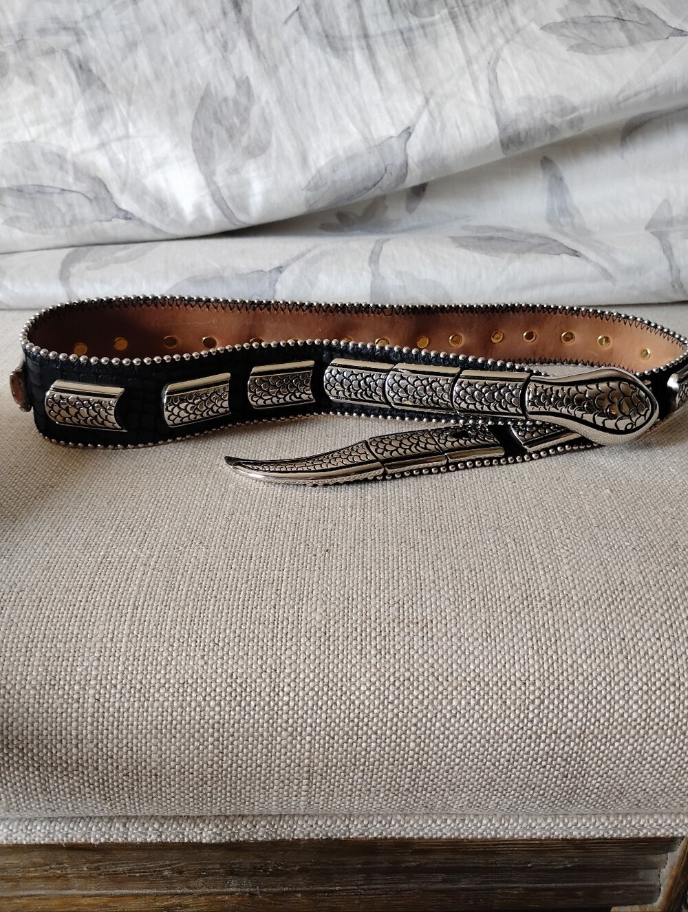 Streets ahead Vintage Black Leather Belt with Silver Western Embellishments